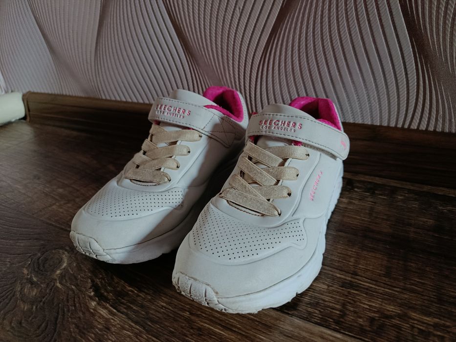 Дитячі кросівки Sketches