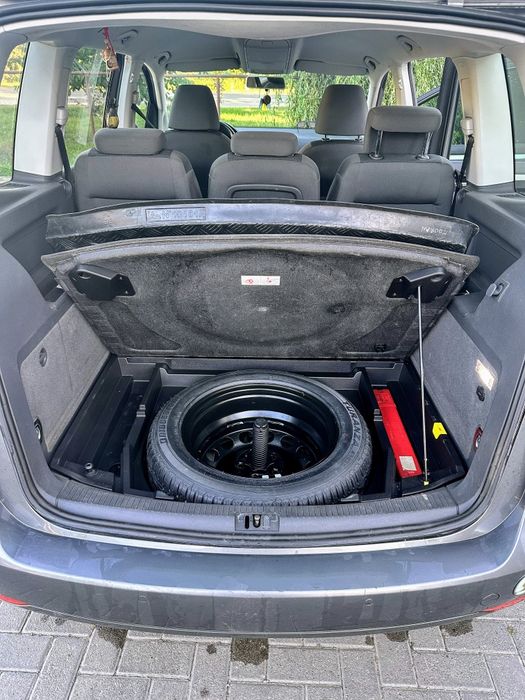 VW Touran 2011 1.4TSI бензин автомат