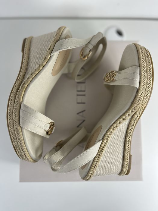 Buty na koturnie Anna Field rozmiar 38