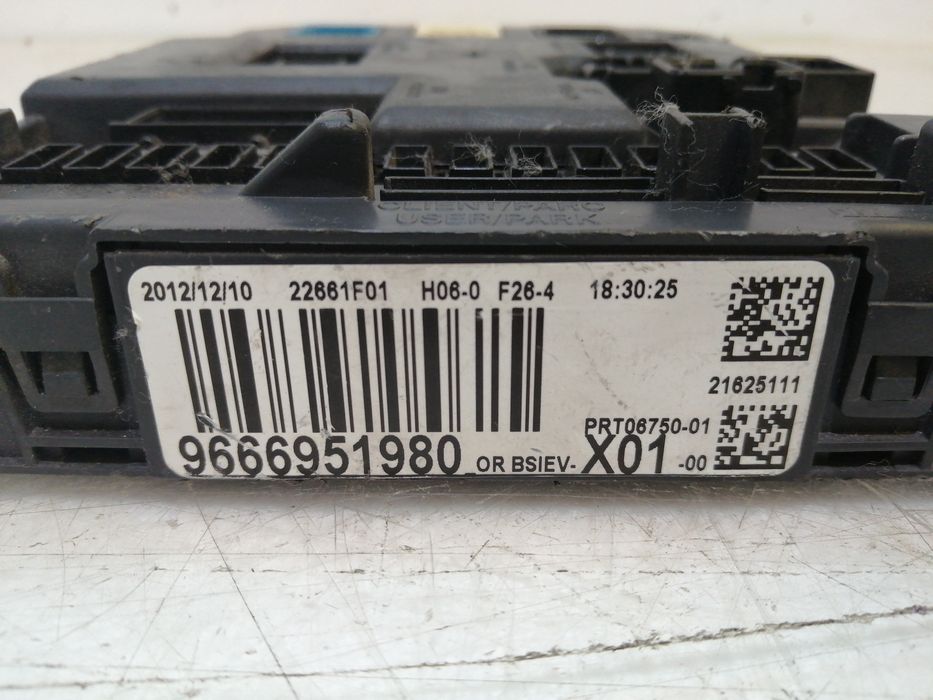 Caixa de Fusíveis - PEUGEOT 207 (WA_, WC_) | 06 - 15