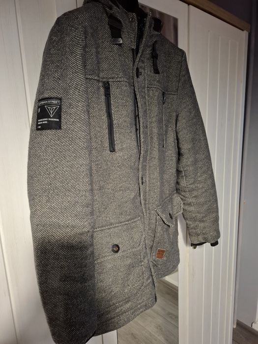 Стильное мужское теплое пальто в хорошем состоянии!