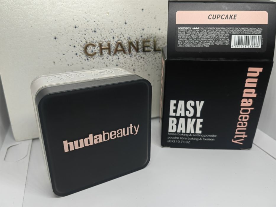 Puder Huda Beauty cupcake