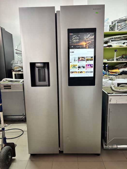 Великий холодильник з планшетом, з льодогенератором, сайб, side-by-side Samsung, RS6HA8891SL