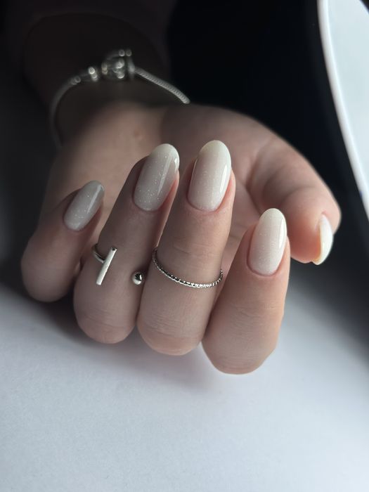 Манікюр/педикюр/ Нарощення