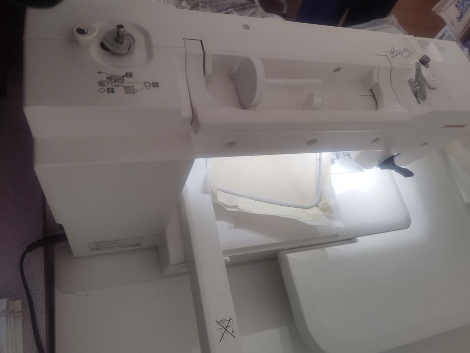 Janome MC550E – Como Nova + 4 Bastidores + Revisão Feita