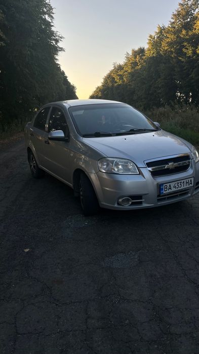 Автомобіль авео шевроле