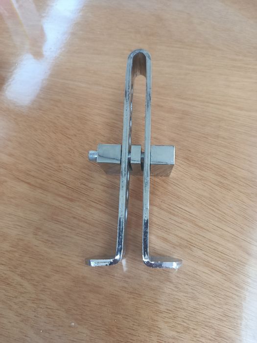 Dispositivo anti-roubo automóvel