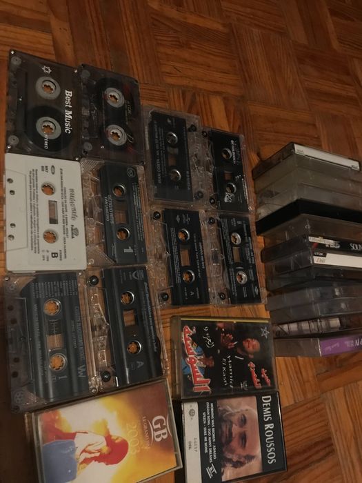 12 cassetes áudio + 12 caixas vazias