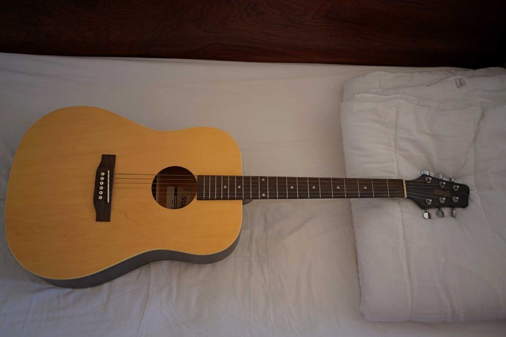 Guitarra violão como nova e saco para guardar