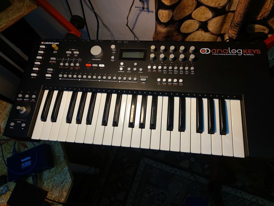 Elektron - Analog Keys - syntezator analogowy + dedykowany decksaver
