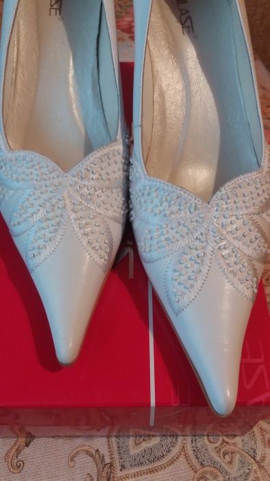 Туфли белые размер 40