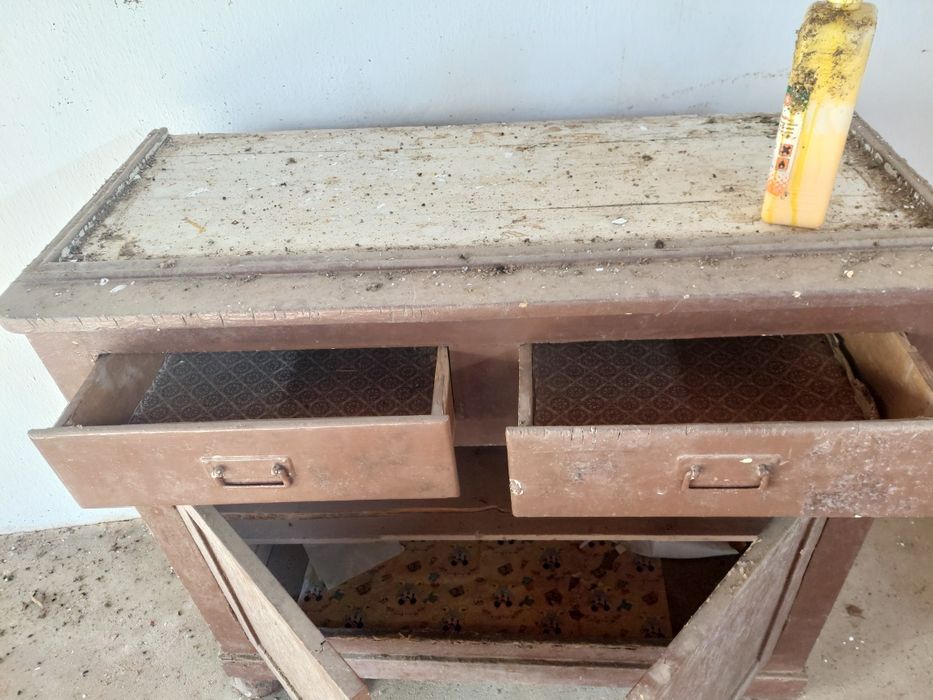 Móvel antigo de sala ou cozinha