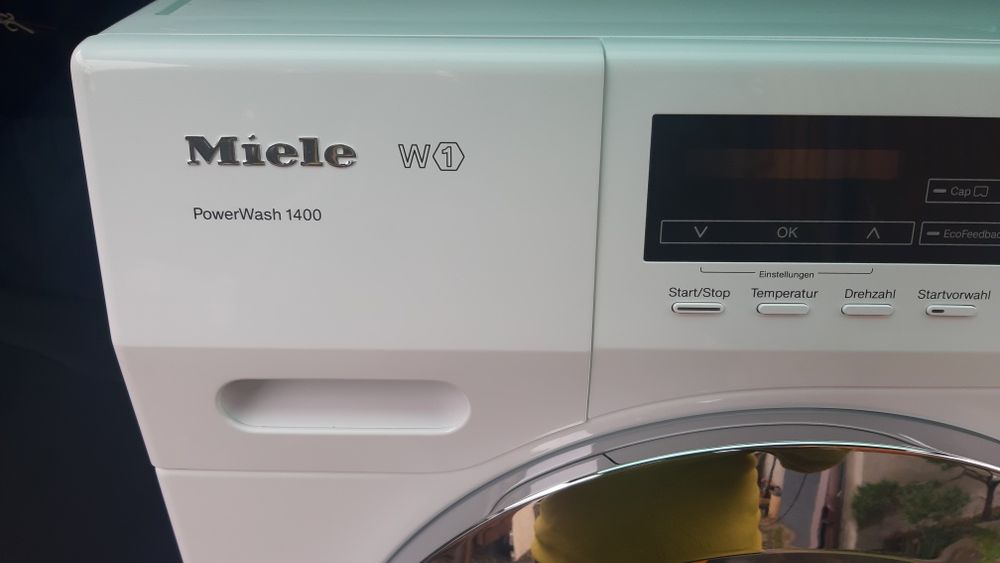 Pralka Miele WKF 110 WPS 1400 obr. Plastry miodu