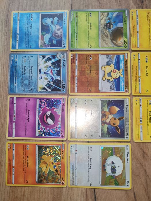 Zestaw 17 kart Pokemon hologram
