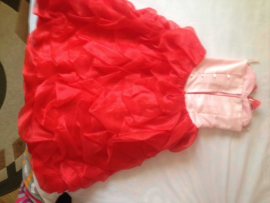 Пышное праздничное нарядное платье для девочки