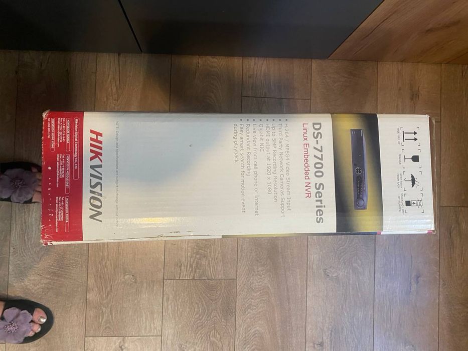 Відеореєстратор Hikvision DS-7732NI-E4 (32 канали)+ камери