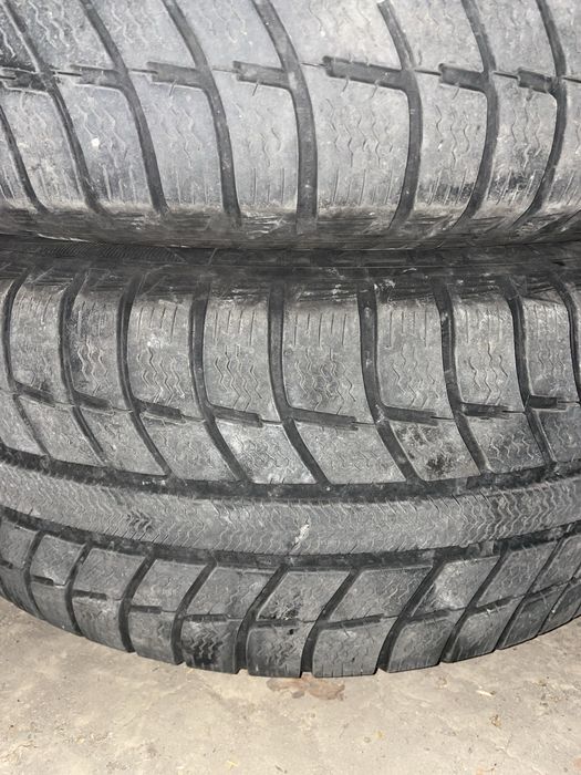 Продам резину Michelin зима 225.55.16