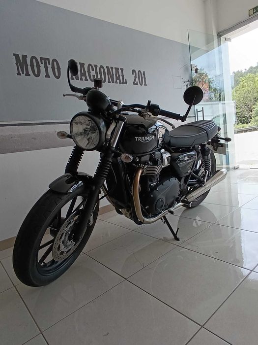Triumph Street Twin 900cc semi nova apenas 9800KL