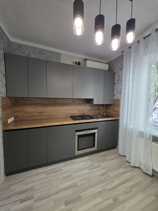 Продам будинок біля ЖД, район Будівельників