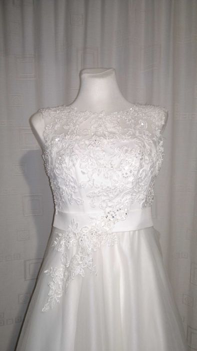 Koronkowa suknia ślubna