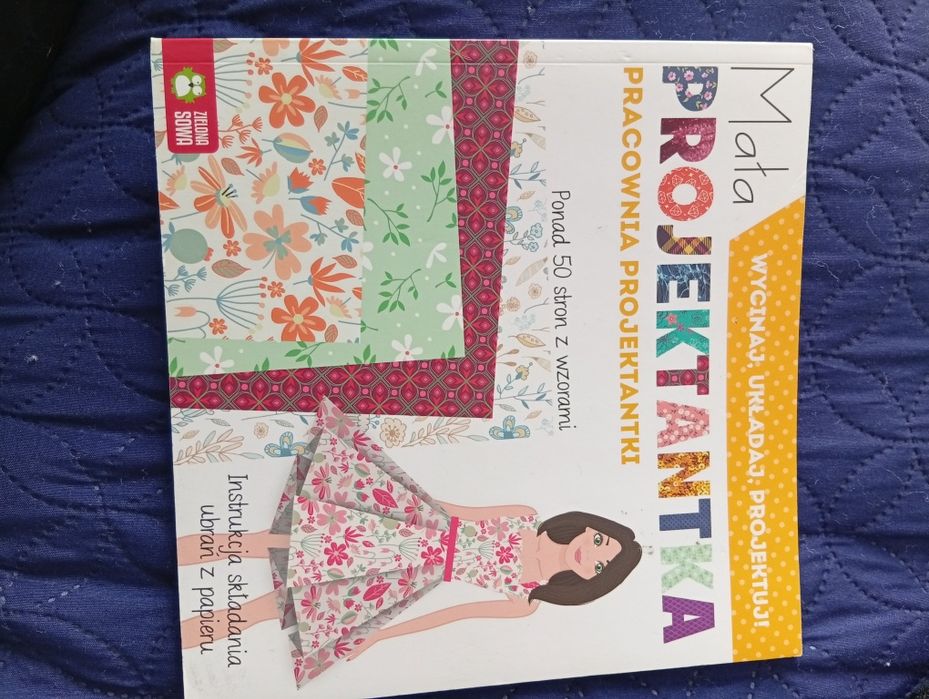 Mała projektantka mody