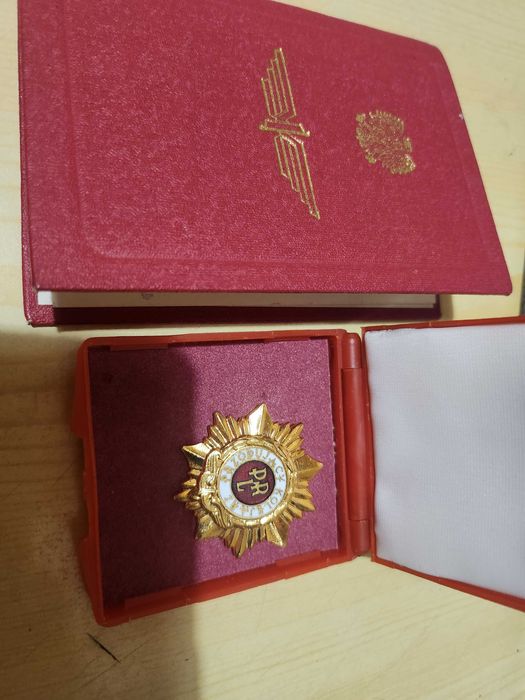 Złota Odznaka Przodujący Kolejarz 1990r - etui + Legitymacja
