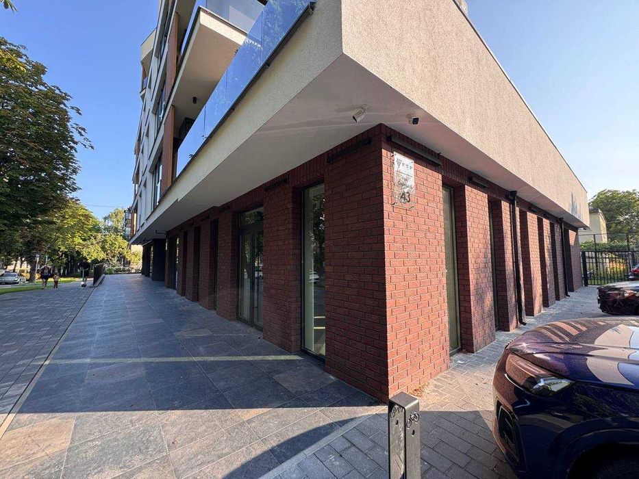 БЕЗ КОМІСІЇ ПРОДАЖ КОМЕРЦІЇ в зданій новобудові вул.Окружна,43