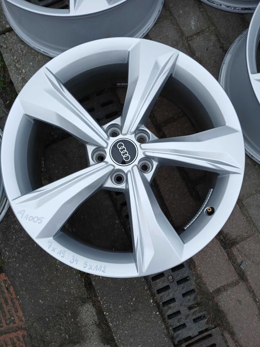 A1005. AUDI 7 x 19 ET 34 rozstaw 5x112
