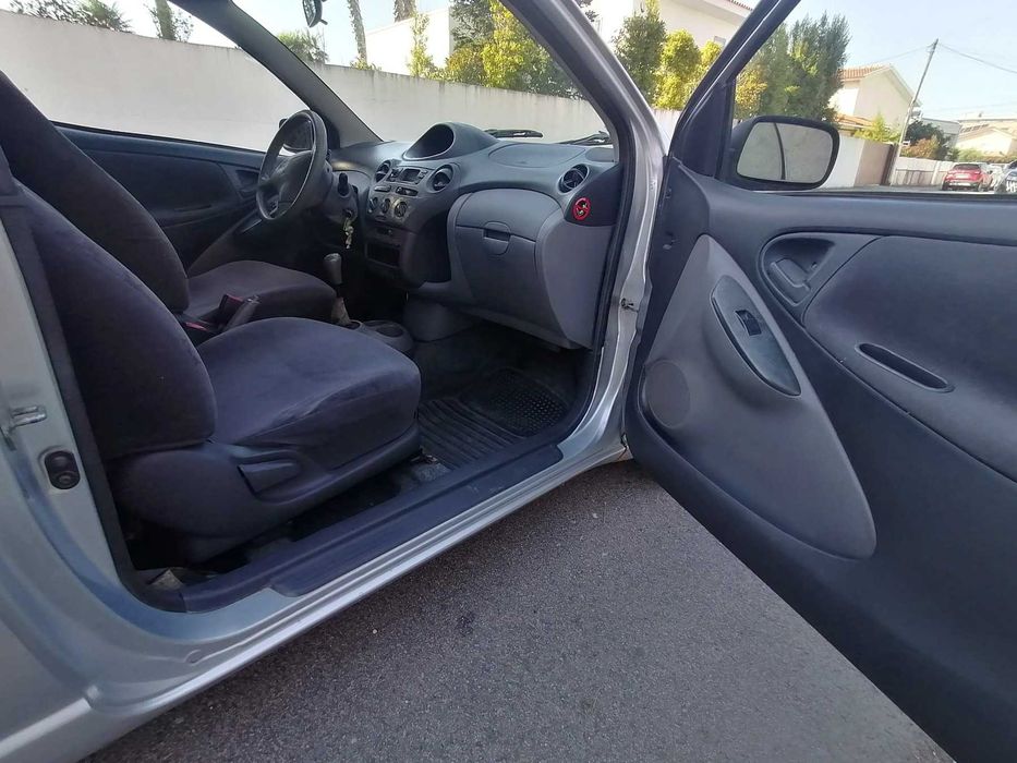 Toyota Yaris 1.4 D-4D 75cv Comercial | 2002 | 364.314 km