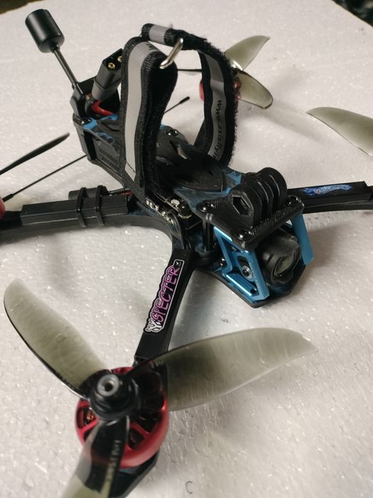 Продам дрон 5" DJI O3