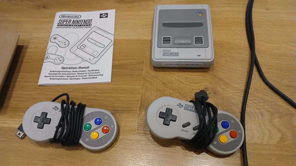 NINTENDO SNES MINI classic (Kompletny zestaw)