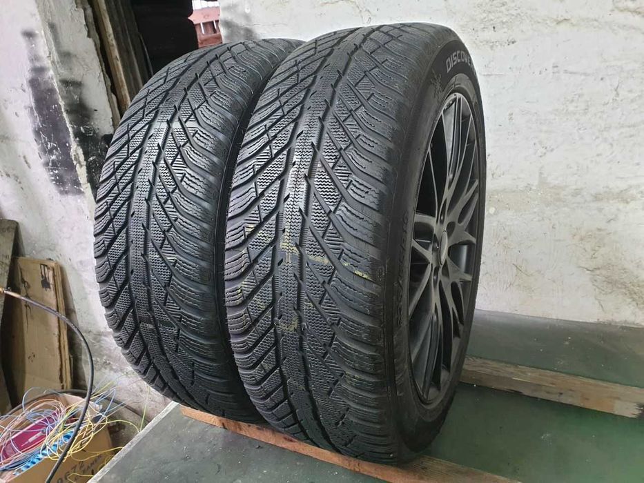 Dwie Opony zimowe 235/55R19 5,7mm Cooper Discoverer Winter