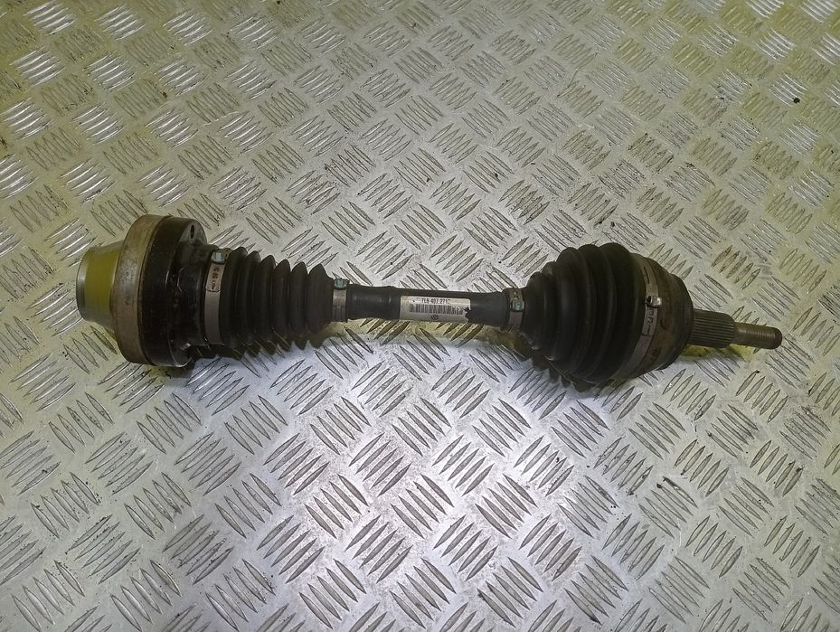 Піввісь передня ліва права привідний шрус Volkswagen Touareg 2006