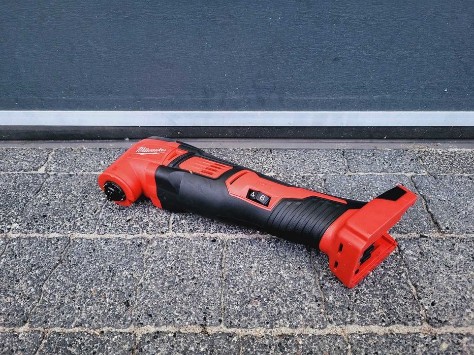 Urządzenie wielofunkcyjne Milwaukee M18 BMT  Multitool szlifierka. Oryginał!
