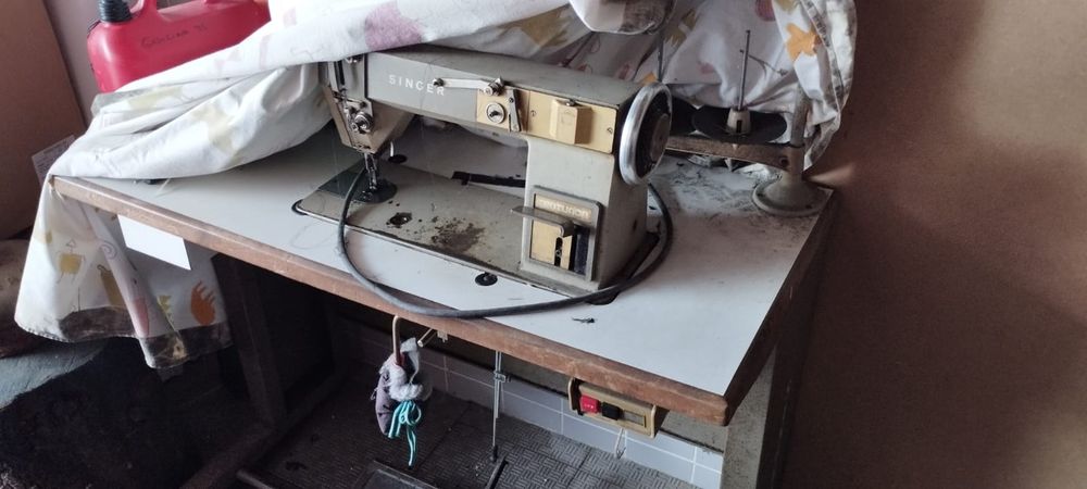 Máquina costura singer