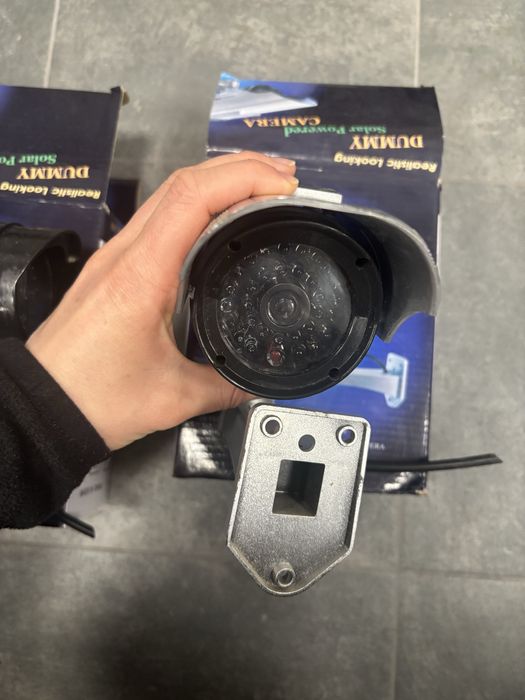 Kamera solarna atrapa