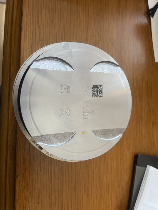 Поршень  Mercedes 3.5 4.7 M272 M273 92.9mm ГИЛЬЗОВКА БЛОКА У НАС