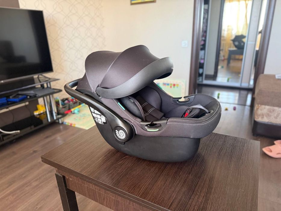 Автокрісло Carello CRL-8801 + база Isofix + адаптери