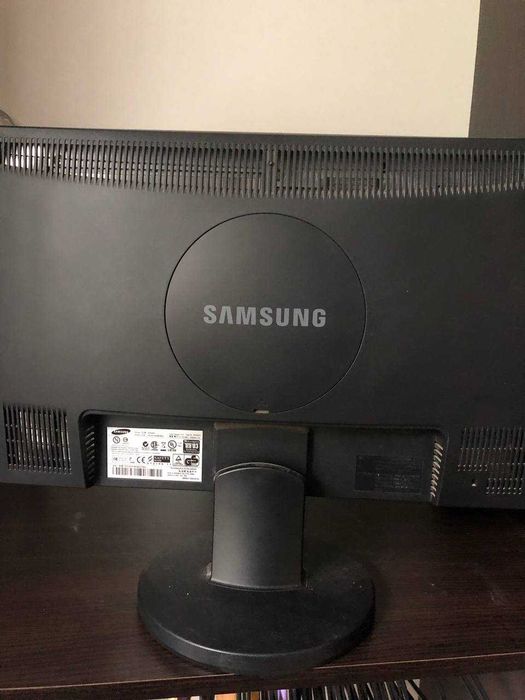 Монитор 22 дюйма Samsung 2243NW