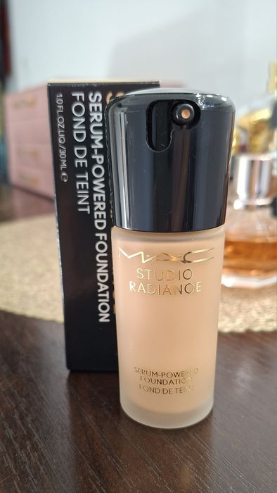 Podkład MAC NC20 Studio Radiance