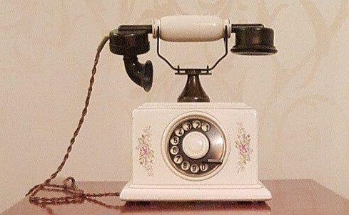 В продажу Телефон Tesla 1990 року керамика/бронза оригінал