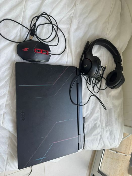 Notebook gamer como novo