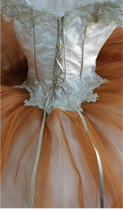 Magnífico vestido  peça exclusiva para festas de casamento ou outras