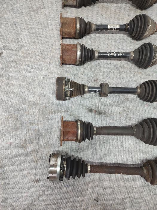 Полоось ліва Пассат Б6 Фольксваген Пассат Б7  Полоось