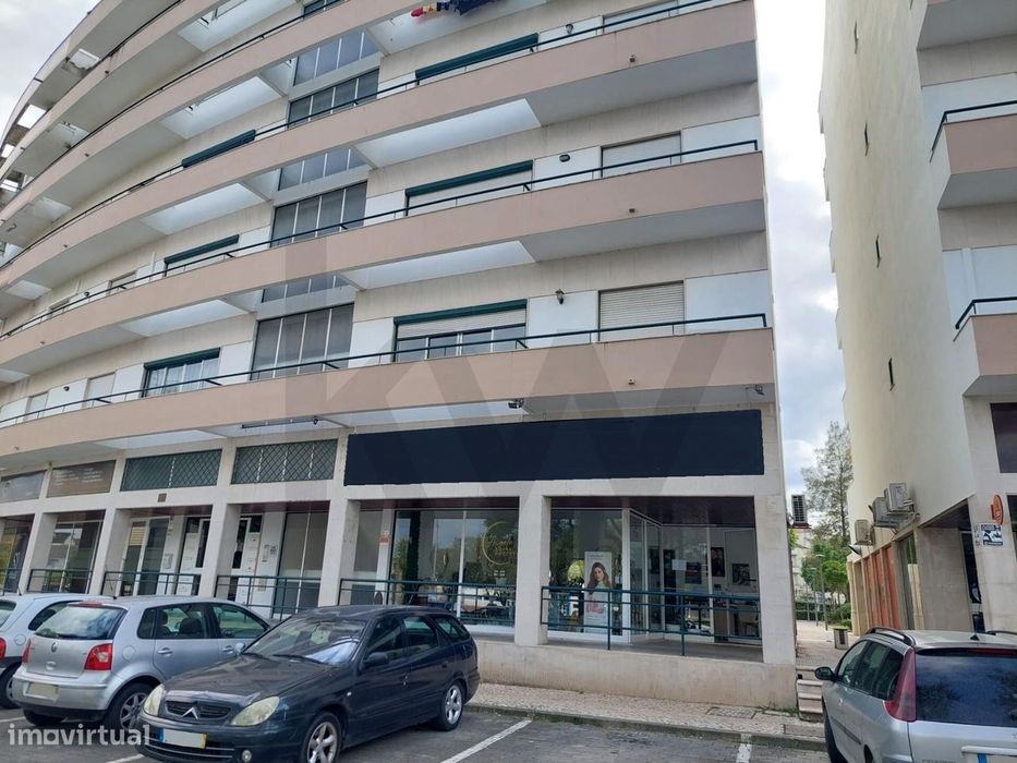 Loja em Almeirim, em zona privilegiada da cidade