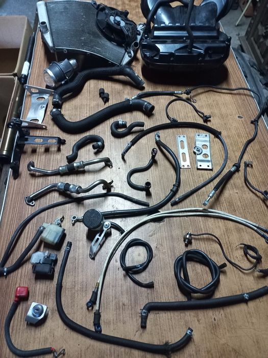 Suzuki gsxr 1000 k8 acidentada.