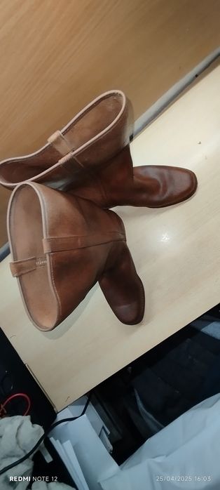 Botas de couro de cano médio