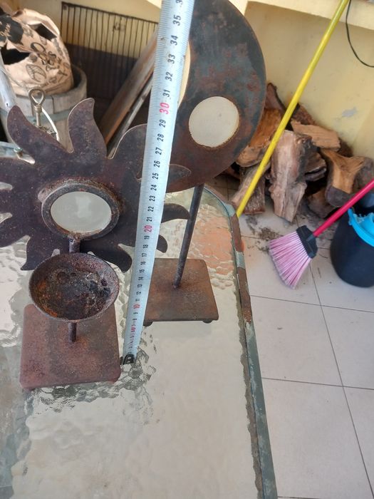 Castiçal, porta velas em ferro.