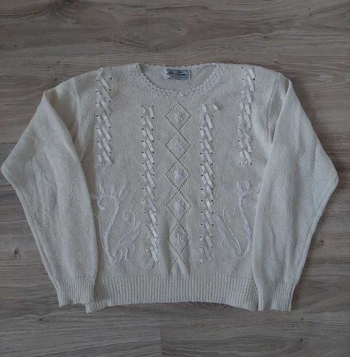 Biały sweter Vintage