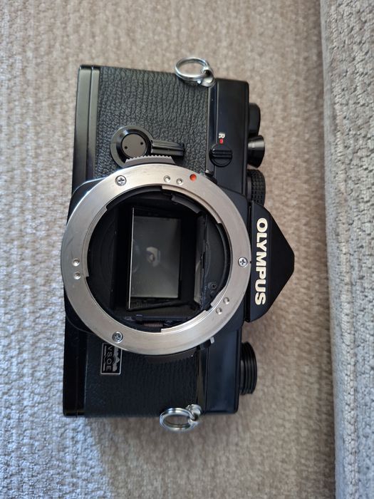 Olympus OM-1 Black + Zuiko 50mm f/1.8